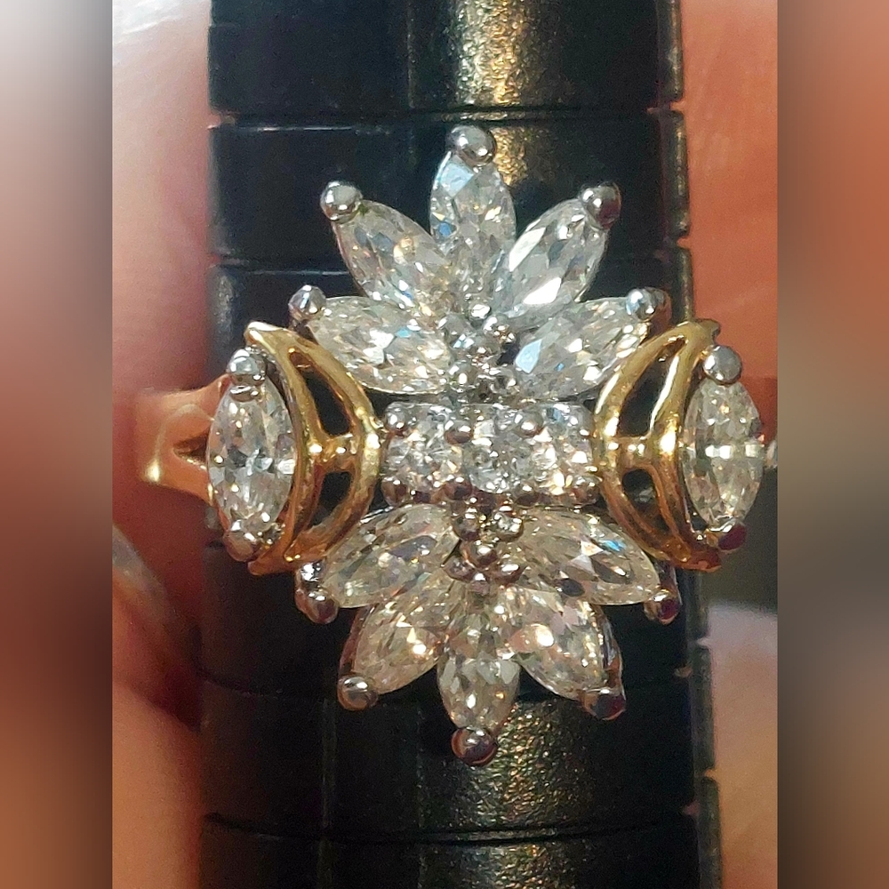 Size8 goldtone 14kge edco ring super sparkly rhinestones - Picture 9 of 13
